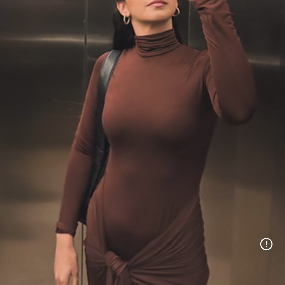 Pre loved 🤎🤎🤎Long Sleeve Brown Draped Waist Maxi Dress